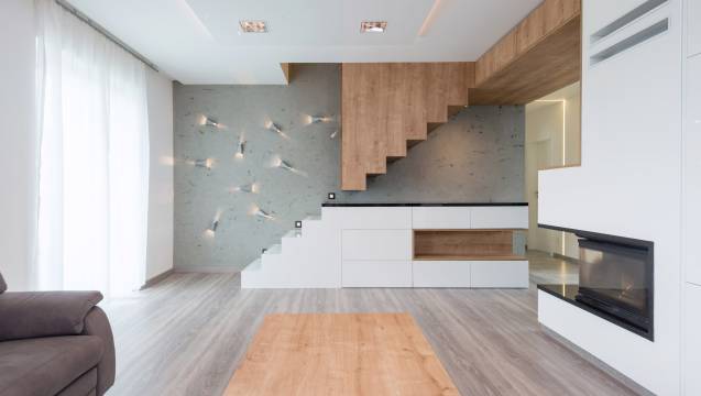 Treppenausbau Unsere Holzwerkstoffe sind aufgrund ihrer robusten Qualität und Vielfalt für den Treppenausbau sehr gut geeignet.