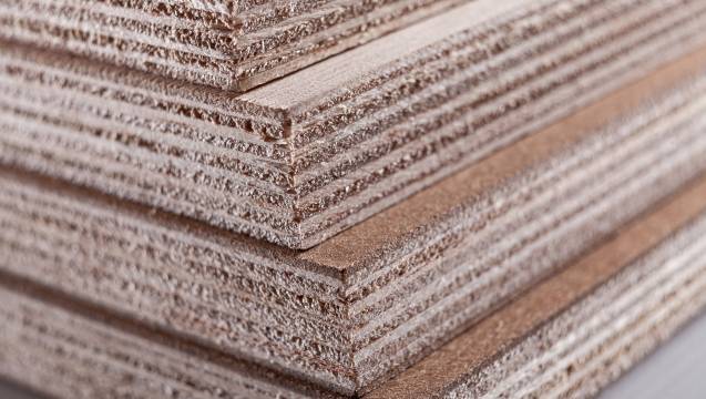 Schiffsbau-Platten Kalibrierung in Perfektion: Unsere Schiffsbau-Platten werden aus Premium-Materialien gefertigt. Durch eine Kalibrierung erhalten wir eine Stärkentoleranz von +/-0,1mm. Wir sind da, wo es auf absolute Genauigkeit ankommt.